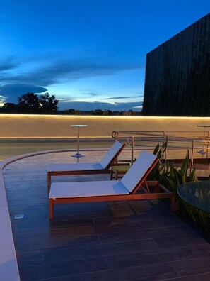 Outdoor pool - Flats no Barra Home Stay Por Yolo  (Jaboatão dos Guararapes)