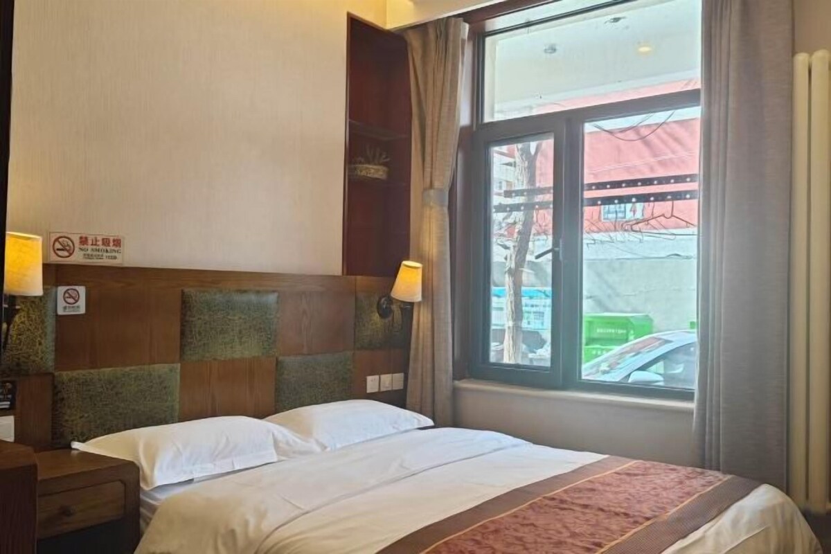 Business Double Bed Room with Fresh Air System-with Window