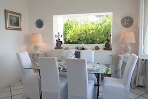 Dining - Exlusive Villa in Capri - La Capperina (Marina Grande)