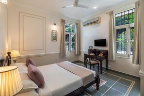 Standard Room | Desk, laptop workspace, free WiFi - Dev Villa (Udaipur)