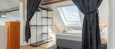 2 Schlafzimmer, Schreibtisch, Bügeleisen/Bügelbrett, kostenloses WLAN