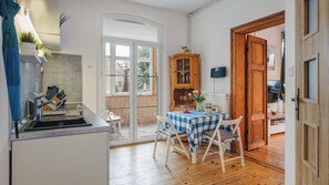 Apartment (5 Verandino) | In-room dining - Apartamenty Sun & Snow Obrońców Westerplatte 8 (Sopot)