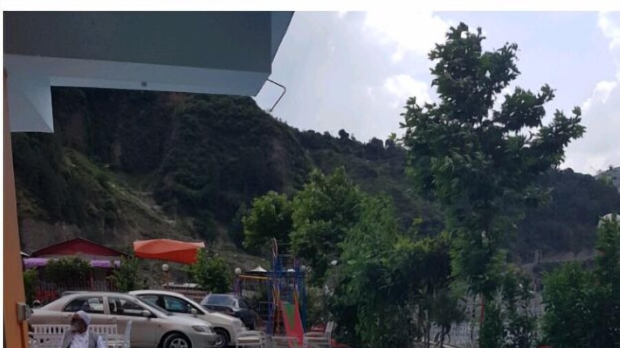 Isfania Continental Hotel