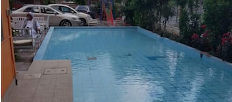 Isfania Continental Hotel