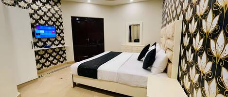 Deluxe Room, City View | Free WiFi