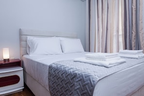 2 bedrooms, iron/ironing board, free WiFi