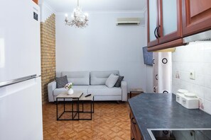 TV - Central 2Bd Apt w Balcony by Monastiraki (Athens)