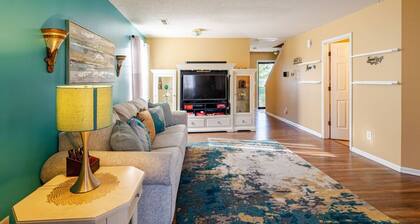 Charming 3-bedroom house in delightful McLeansville with AC, WiFi