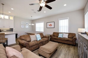 TV - Luxurious Waterfront Townhome with Pool, Boat Slip, and Stunning Sunset Views (Corpus Christi)