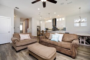 TV - Luxurious Waterfront Townhome with Pool, Boat Slip, and Stunning Sunset Views (Corpus Christi)