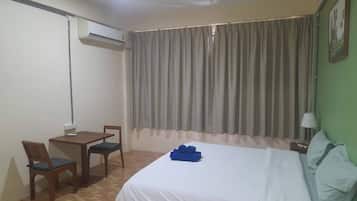 Classic Room, City View | Desk, free WiFi
