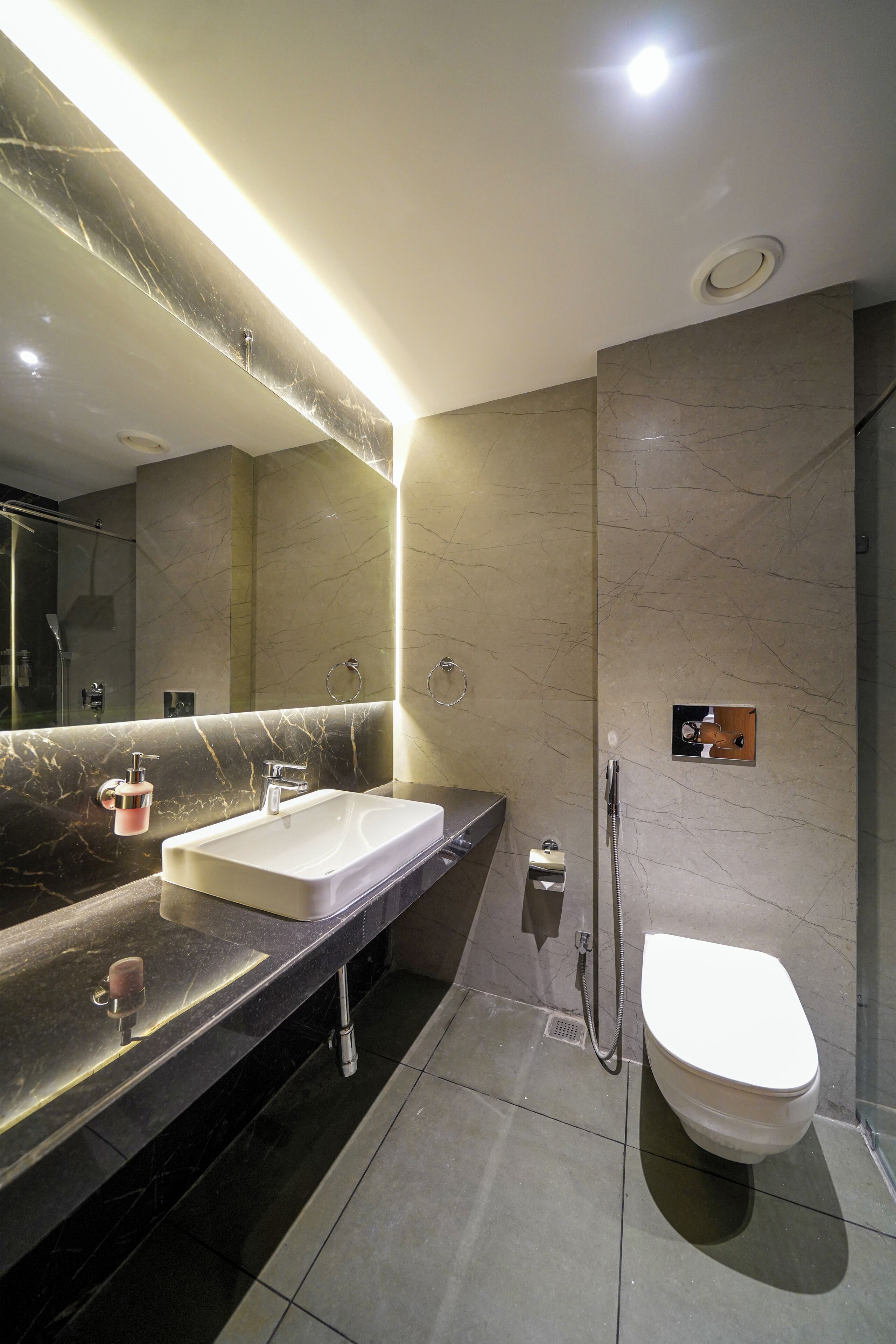 Quarto casal executivo | Banheiro | Produtos de toalete grátis, toalhas de banho, sabonete, shampoo