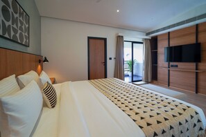 Suite | Desk, free WiFi