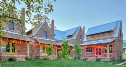 Carlton Landing-Sunshine Cottage