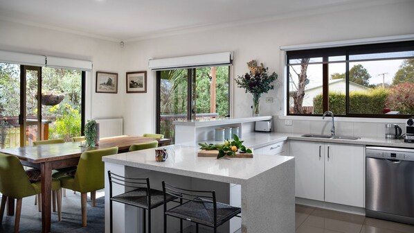 Microwave, oven, dishwasher, coffee/tea maker