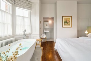 Studio Suite | Free WiFi, bed sheets