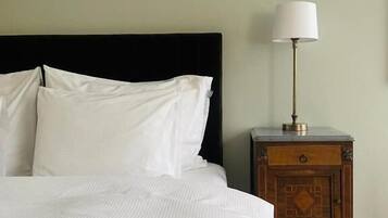 Deluxe Apartment, Courtyard View | 1 bedroom, individually decorated, free WiFi