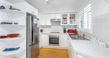 Huskisson Beach Holiday Villa by Experience Jervis Bay