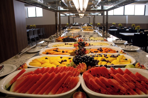 Tägliches inbegriffenes Frühstücksbuffet