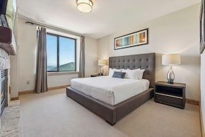 3 habitaciones, escritorio, tabla de planchar con plancha y wifi gratis