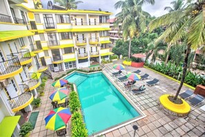 Pool - POM Holidays (Calangute)