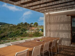 Villa | Outdoor dining - Casa Kombonada - Luxury Villa to Rent in Kythira (Kithira)