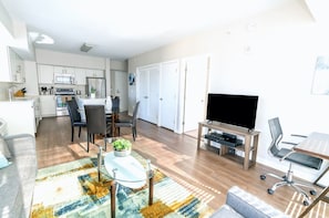 Deluxe-Apartment, Stadtblick | Wohnbereich