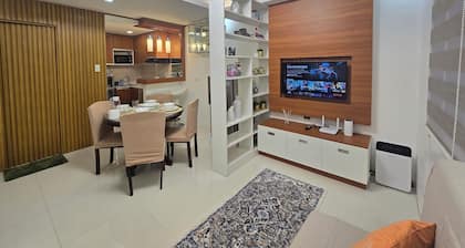 Charming 2-bedroom townhome with AC, WiFi in delightful Compostela