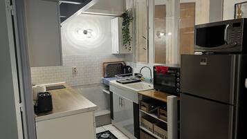 Micro-ondes, four, plaque de cuisson