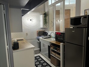 Microwave, oven, stovetop - A cocoon in the city center - Between the Cathedral and the Castle - 5 minutes from everything! (Nantes)