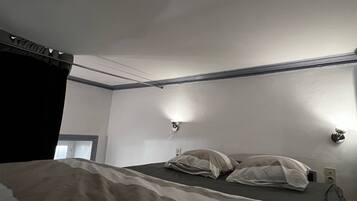 1 slaapkamer, een strijkplank/strijkijzer, wifi, beddengoed