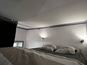 1 bedroom, iron/ironing board, WiFi, bed sheets - A cocoon in the city center - Between the Cathedral and the Castle - 5 minutes from everything! (Nantes)