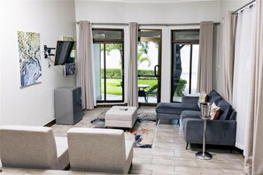 Living area - Sigelege Beach Resort (Senga)