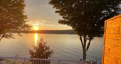 Chalet intime pour villégiature avec accès au Lac et à 2 minutes du Mont de ski!