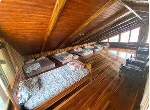 4 bedrooms, WiFi, bed sheets