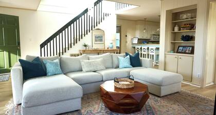 Spacious ocean-view 4-BR house in Sunset Beach, 1 min walk to beach