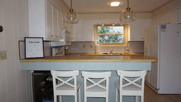 KylskÄp, mikrovÄgsugn, ugn och spishÀll