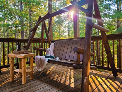 Serene Summer Escape, 6bd, game room, near Mackinaw and Harbor Springs!