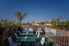Deluxe Suite | Terrace/patio
