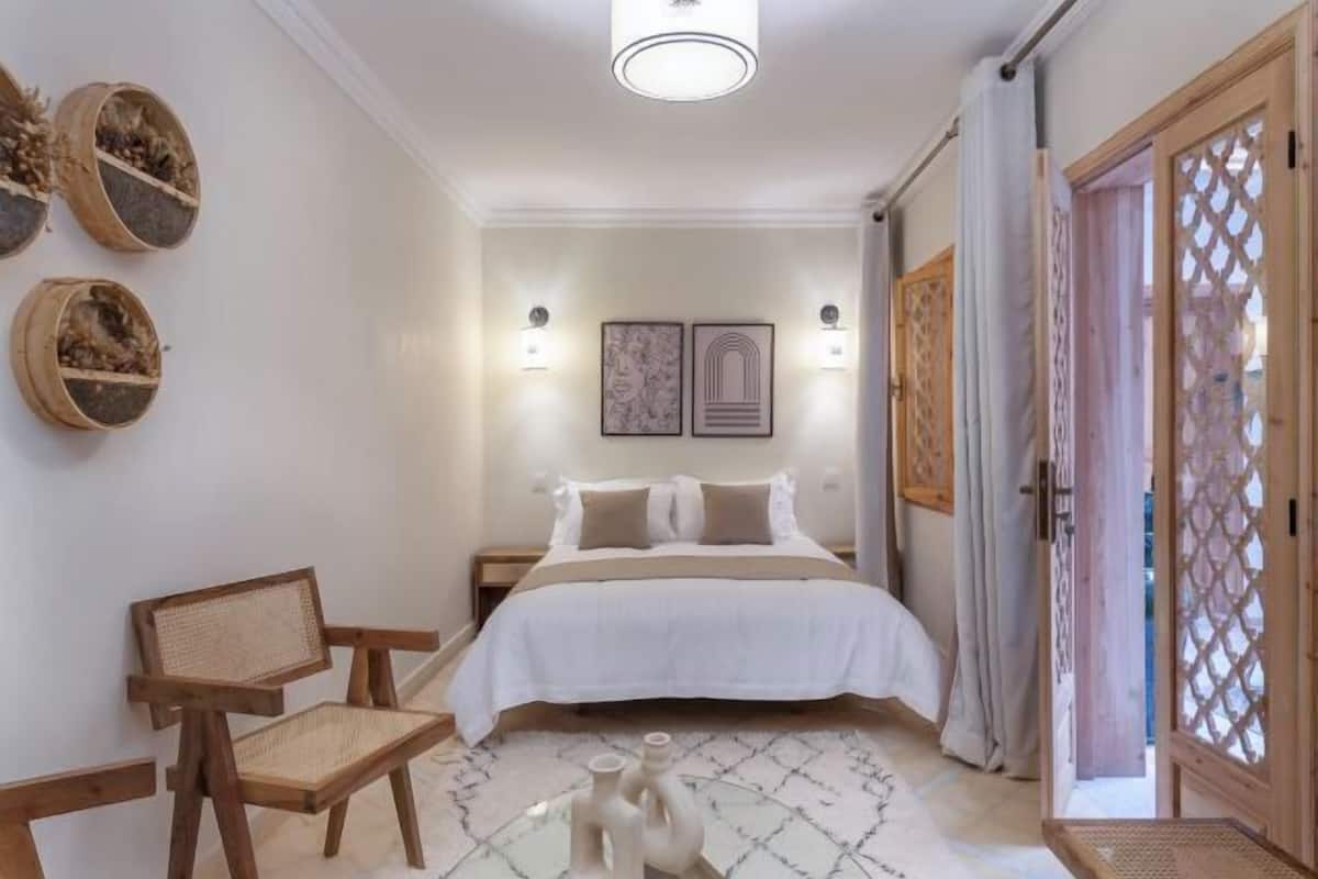 1 bedroom, in-room safe, blackout curtains, soundproofing