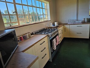 Microonde, forno, piano cottura