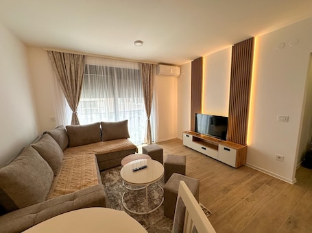 Televisión de pantalla plana. I&I 3 Bedrooms Apartment