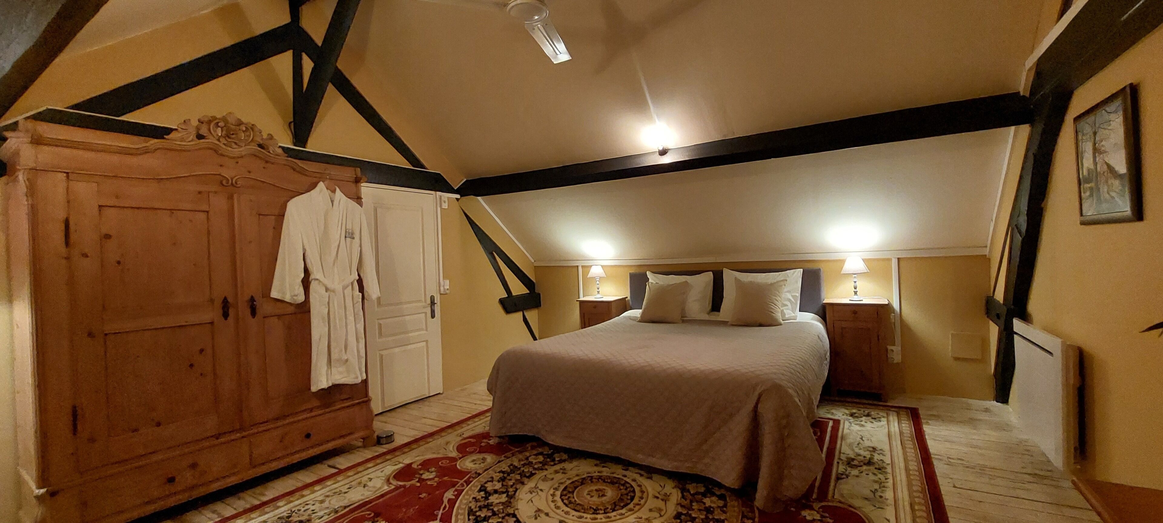 Deluxe tweepersoonskamer | Gratis wifi, beddengoed