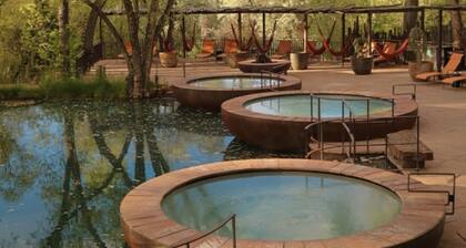 Santa Fe Home with Hot Tub & Fireplace