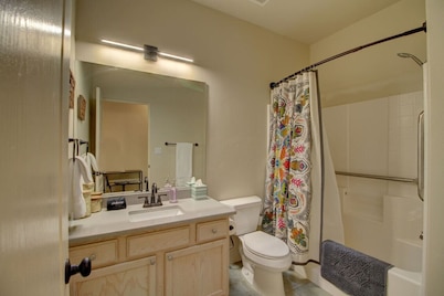 Santa Fe Home|Private Yard|Great for Groups