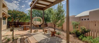 Santa Fe Home|Private Yard|Great for Groups