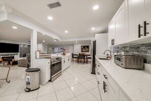 House (3 Bedrooms) | Bahagian dalam