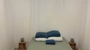 2 slaapkamers, reisbedje, gratis wifi, beddengoed