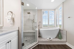 Condo, Multiple Beds (Beach Colony Tower 1C) | Bathroom | Shampoo, toilet paper