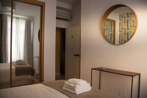 Comfort Double Room, City View | Free WiFi, bed sheets - Casa Letran GuestHouse (Málaga)
